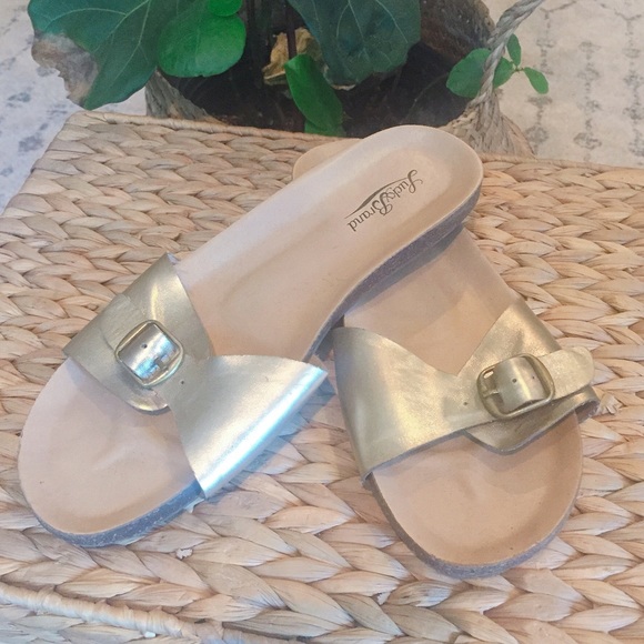 👡🎁FWP Gold Lucky Brand Slider Sandals - Picture 2 of 7